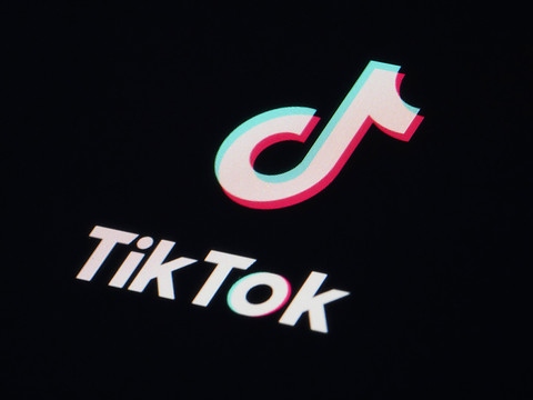 La start-up d'IA Perplexity veut racheter TikTok