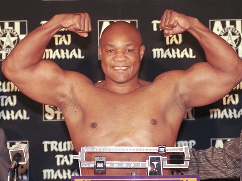 George Foreman, légende des poids lourds, est mort à 76 ans