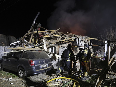 Deux morts dans frappes russes à Kiev la veille de négociations