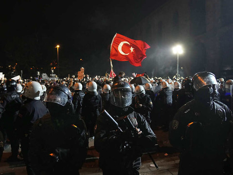 Nouvelle mobilisation après l'incarcération du maire d'Istanbul