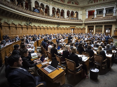 Une initiative populaire s'attaque au lobbying sous la Coupole