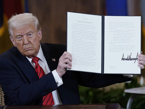 L'administration Trump trouble les perspectives conjoncturelles