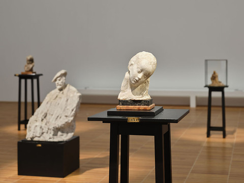 Exposition de sculptures de Medardo Rosso au Kunstmuseum de Bâle