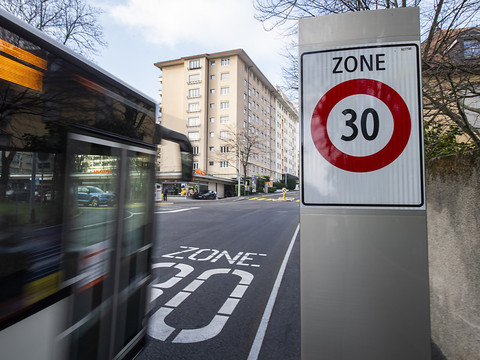 Feu rouge de la justice au 30 km/h généralisé à Genève