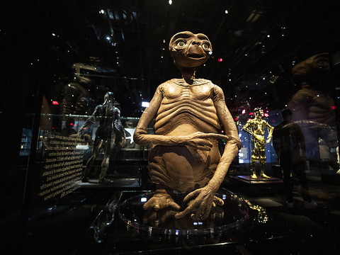 Un modèle original d'E.T. l'extraterrestre aux enchères à New York