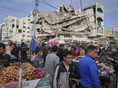 Le ministère de la Santé du Hamas annonce 921 morts