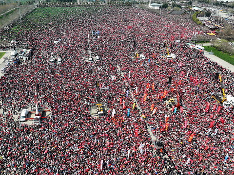 Des centaines de milliers de personnes mobilisées en Turquie