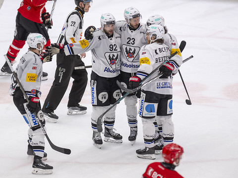 Fribourg piège Lausanne d'entrée