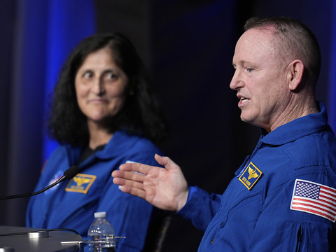 Les deux astronautes coincés dans l'ISS se disent prêts à repartir