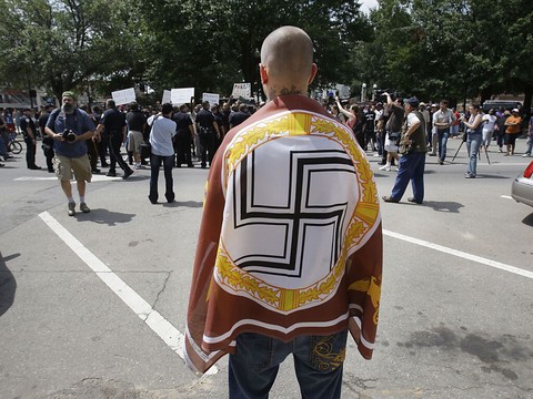 Une majorité pour interdire les symboles nazis en public