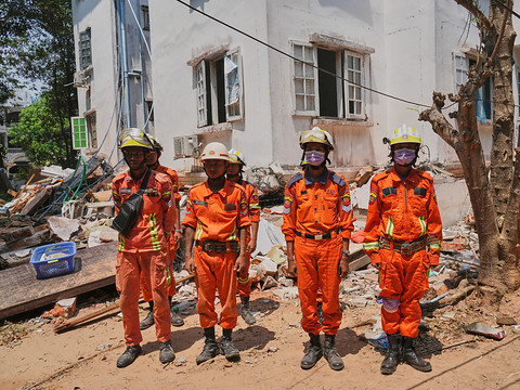 Birmanie: nouveau bilan de 2700 morts, une survivante secourue