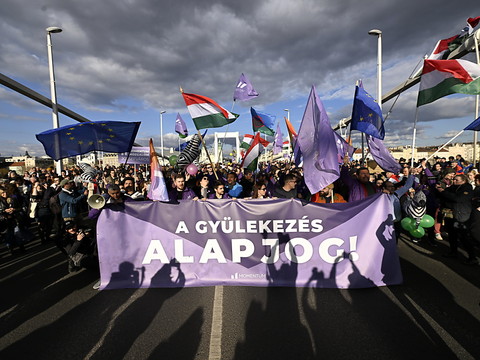 Milliers de manifestants à Budapest pour défendre la Gay Pride