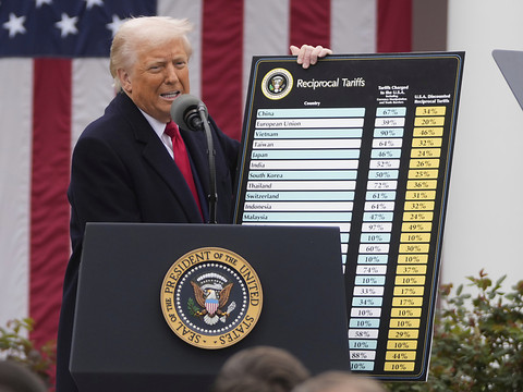 Trump annonce des droits de douane de 31% pour la Suisse