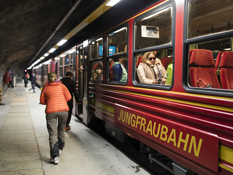 Jungfraubahn plombée par les coûts en 2024