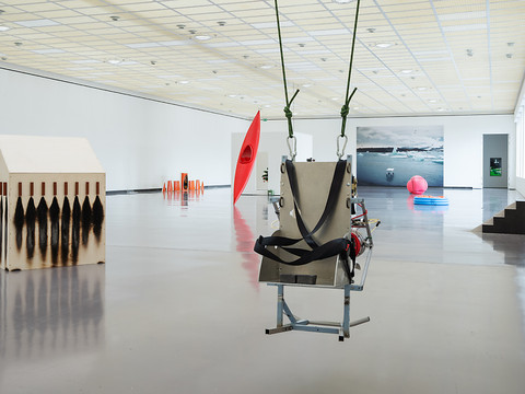Exposition de l'artiste suisse Roman Signer au Kunsthaus de Zurich