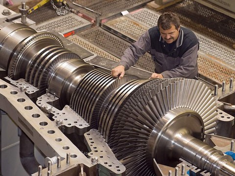 Allemagne: commandes à l'industrie stables en février