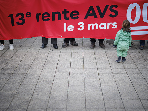 Financement de la 13e rente AVS par les cotisations et la TVA
