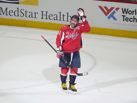 Ovechkin a inscrit vendredi ses 893e et 894e buts