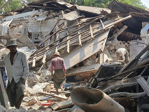 Le bilan du séisme en Birmanie dépasse les 3300 morts