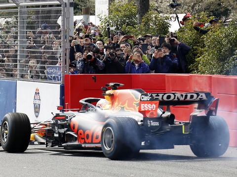 Red Bull déjà sous pression, McLaren vise la passe de trois