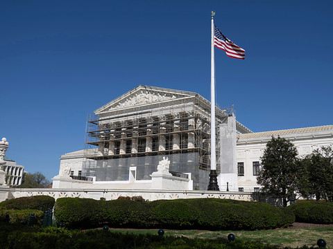 Loi du 18e siècle: la Cour suprême US autorise les expulsions