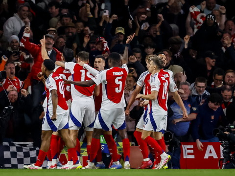 Au moins cinq clubs anglais la saison prochaine en C1