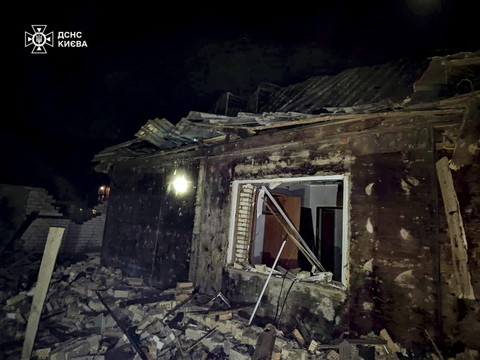 Deux morts et 35 blessés dans des frappes russes en Ukraine