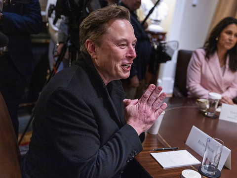 Musk prévoit de faire économiser 150 milliards aux Etats-Unis