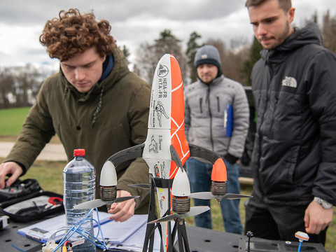 Un étudiant bat un record du monde de vitesse avec son drone