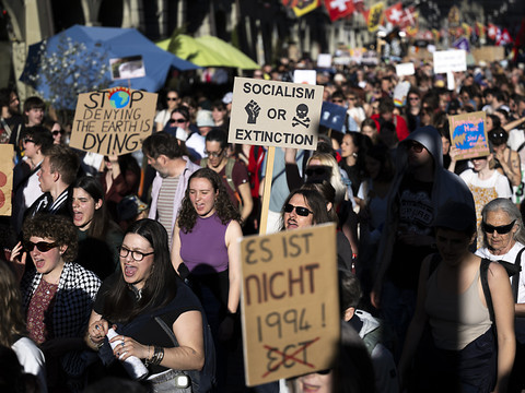 Manifestations pour le climat dans plusieurs villes suisses