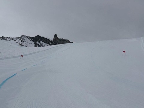 Un mort et deux blessés graves dans 2 accidents de ski à Saas-Fee