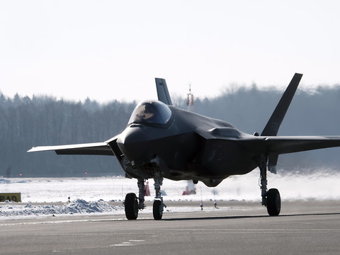 Sondage:deux tiers des personnes interrogées contre l'achat de F-35