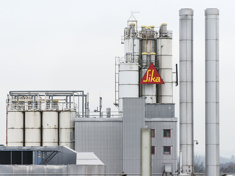 Sika performe mais reste prudent face aux droits de douane