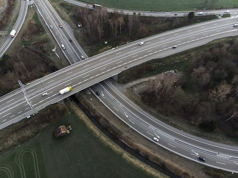 Un adolescent meurt happé par une voiture sur l'A13 à Kriessern/SG