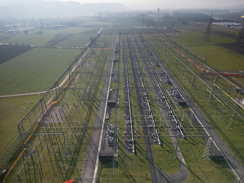 Swissgrid a dû hausser ses tarifs en 2024 et vaincre de gros défis