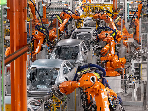 ABB veut autonomiser sa division Robotics, premier trimestre solide