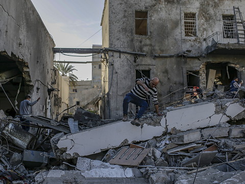 Frappes israéliennes après le rejet du Hamas d'un projet de trêve