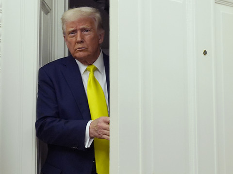 Immigration: entre Trump et les juges, le bras de fer s'accentue