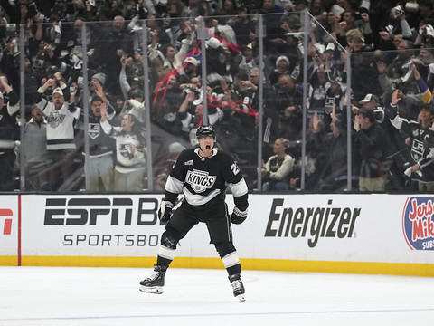 Kevin Fiala et Los Angeles gagnent un match de folie