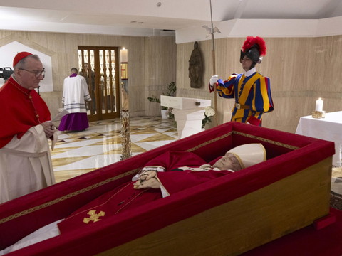 Les obsèques du pape se tiendront samedi à 10h00