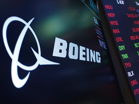 Boeing: perte nette moins creusée qu'attendu au 1er trimestre