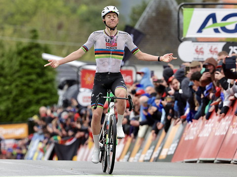 Une deuxième Flèche Wallonne pour Tadej Pogacar