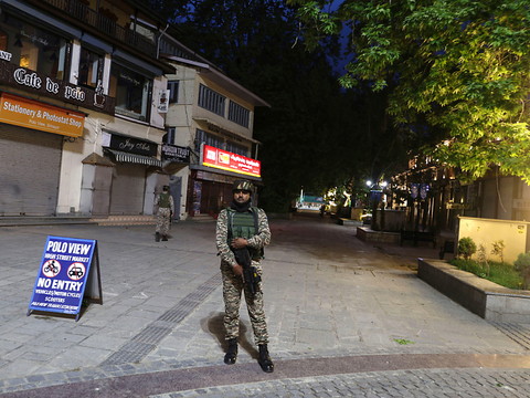 Cachemire: l'Inde prend des mesures contre le Pakistan