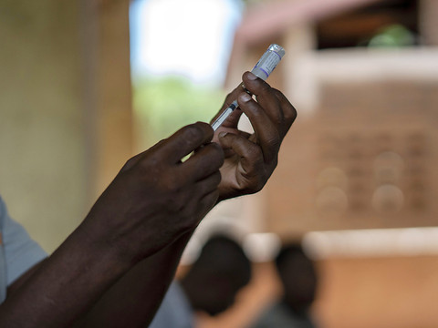 Baisse des vaccinations: maladies évitables à la hausse (ONU)