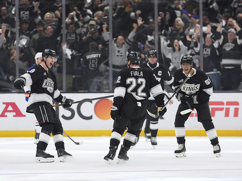 Les Kings confirment, sans se faire peur