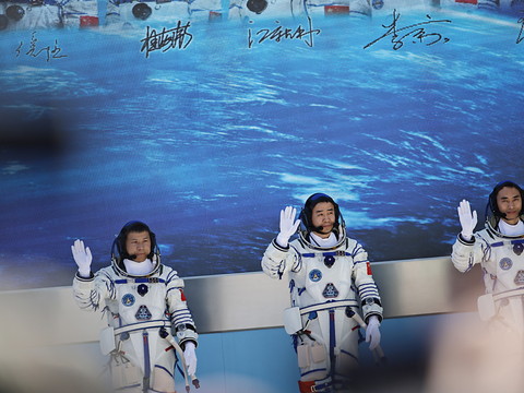 Décollage d'une fusée pour la station spatiale chinoise