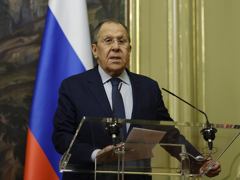 Guerre en Ukraine: la Russie se dit prête à un accord, dit Lavrov