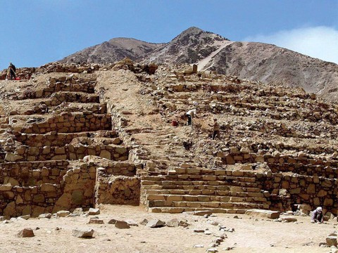 Restes humains de la civilisation Caral découverts au Pérou