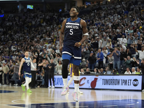 Une deuxième défaite pour les Lakers