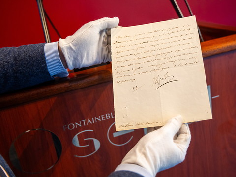 Lettre de Napoléon sur l'arrestation de Pie VII vendue 26'360 euros